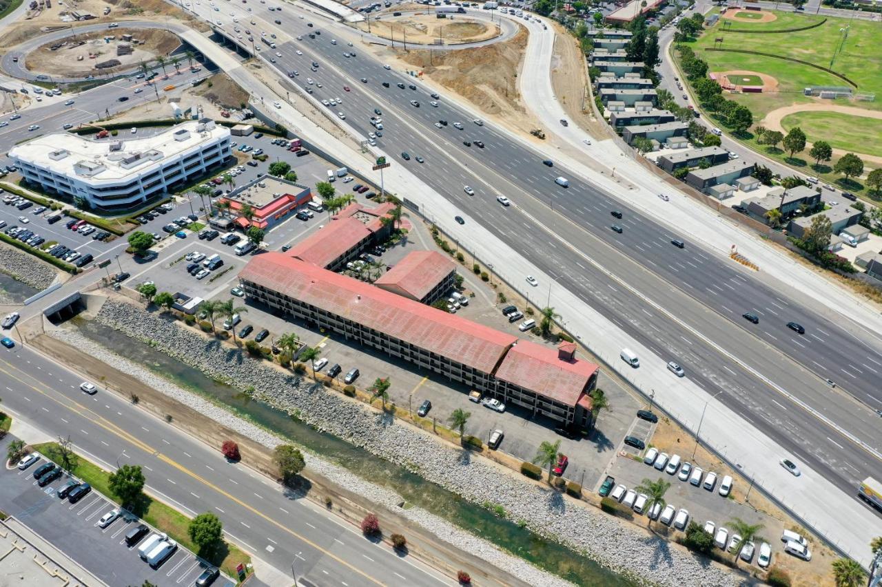 La Quinta Inn By Wyndham Costa Mesa Orange County Exterior foto