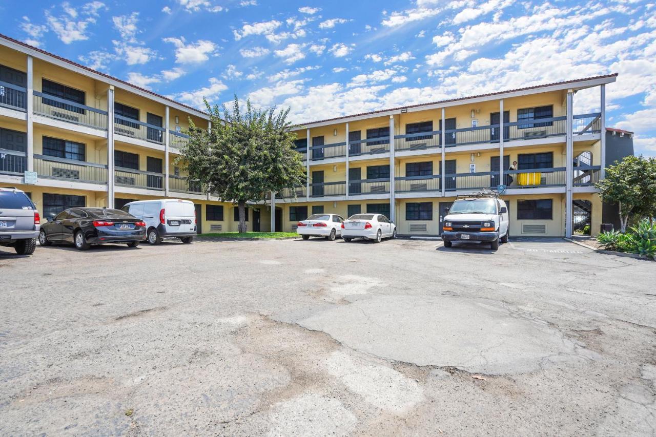 La Quinta Inn By Wyndham Costa Mesa Orange County Exterior foto