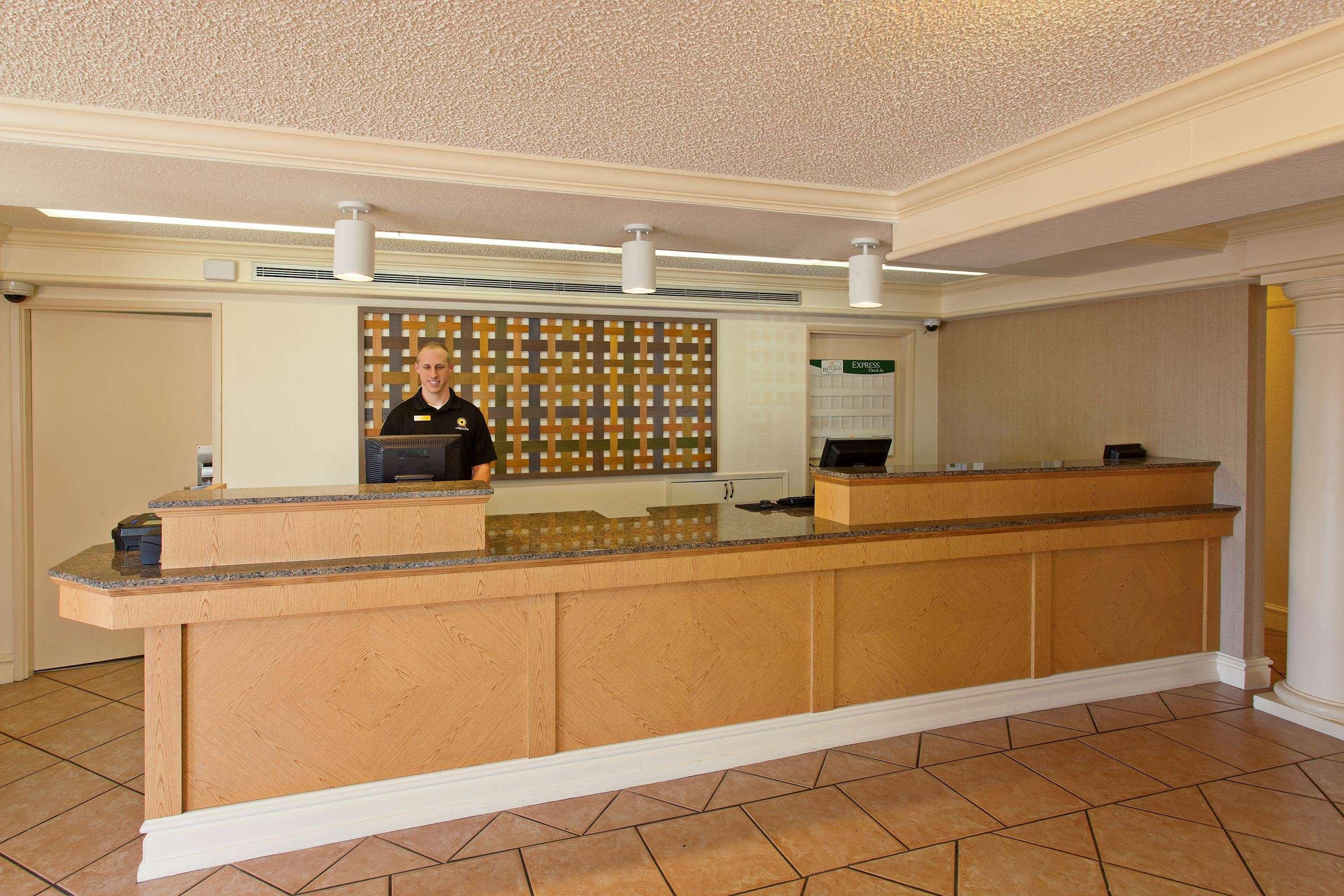 La Quinta Inn By Wyndham Costa Mesa Orange County Exterior foto